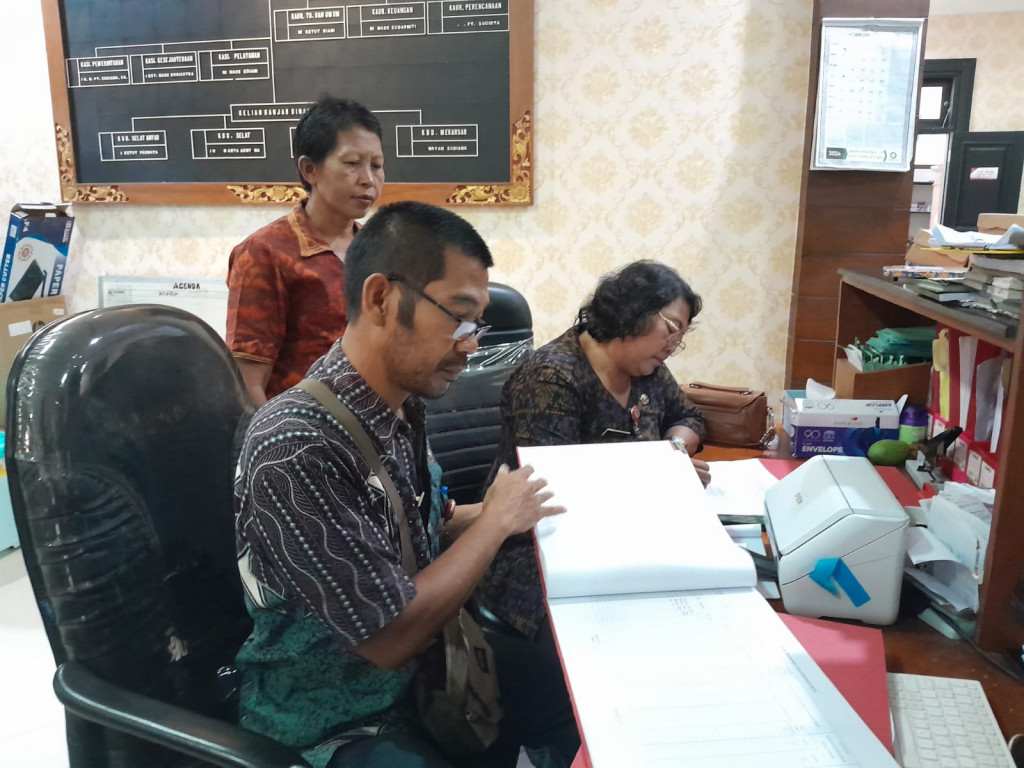 Pembinaan Administrasi dan Penyelenggaraan Pemerintahan Desa